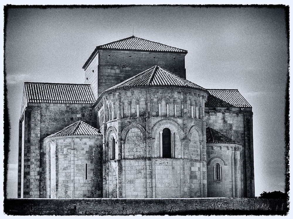 Talmont sur Gironde église Sainte-Radegonde